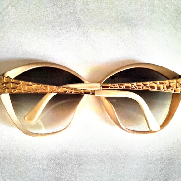 SOLD-CHRISTIAN DIOR SUNGLASSES- CREAM W/ GOLD - Picture 3 of 7